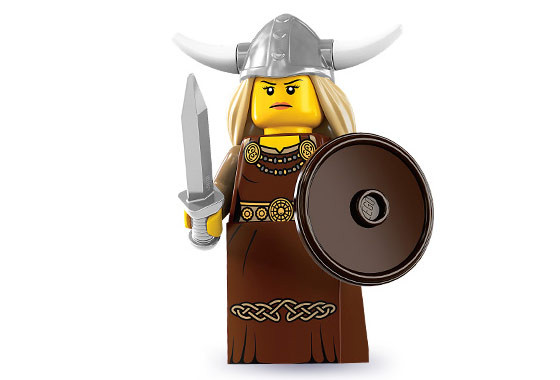 8831_07 Женщина-викинг - Коллекционная минифигурка Лего - серия 7 8831-07 8831-07