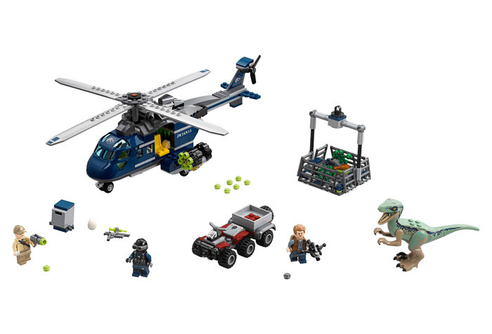 Конструктор LEGO Jurassic World Погоня за Блю на вертолёте 75928